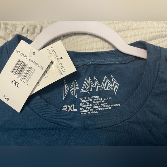 Urban Outfitters Def Leppard Adrenalize Short Sleeve T-Shirt - Picture 3 of 4
